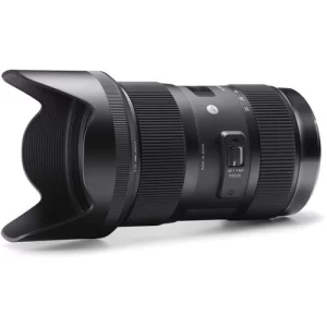 Sigma 18-35mm f1.8 Lens w/ hood